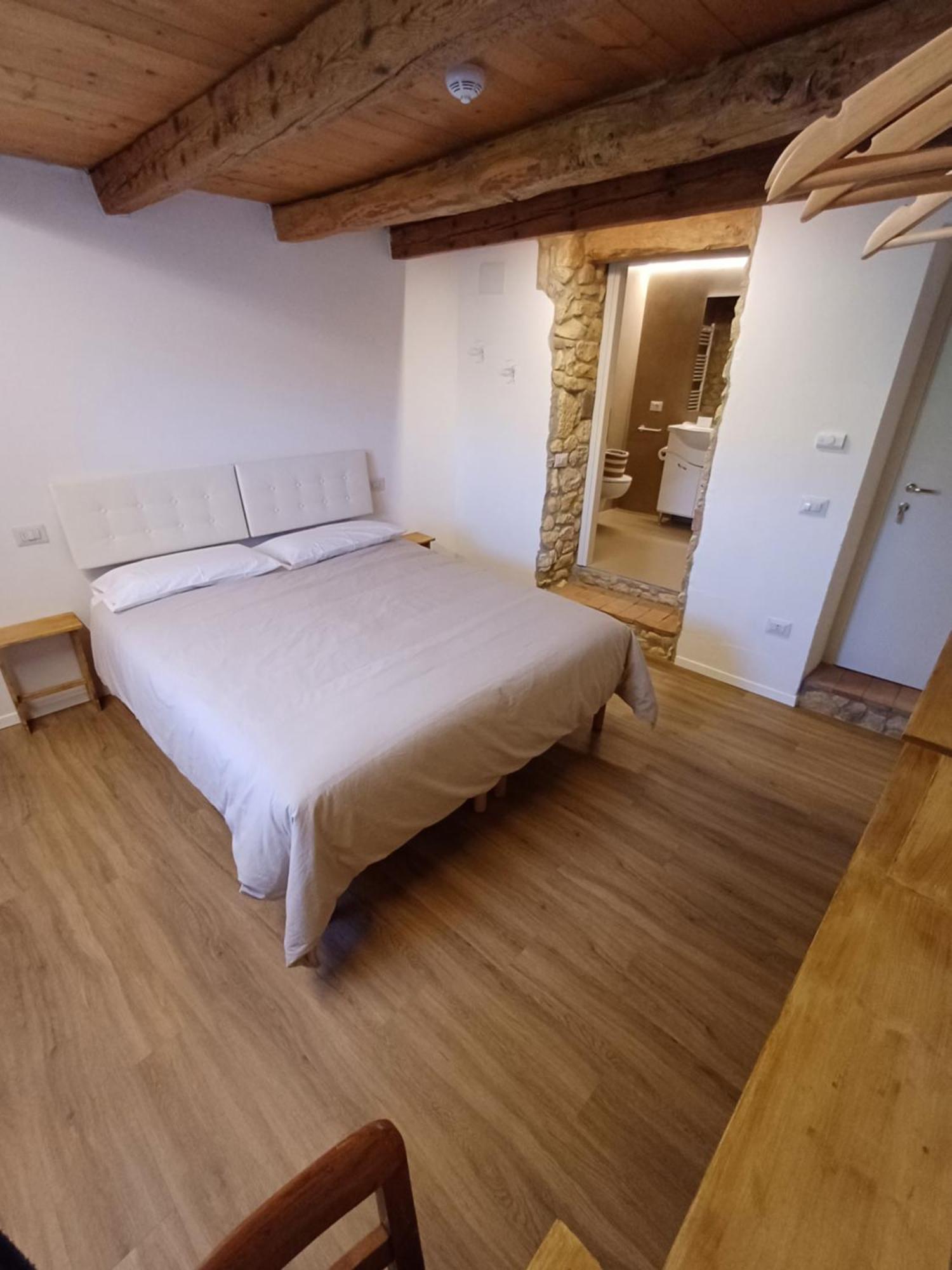 Al Colle Rooms 몬테벨로비쎈티노 외부 사진