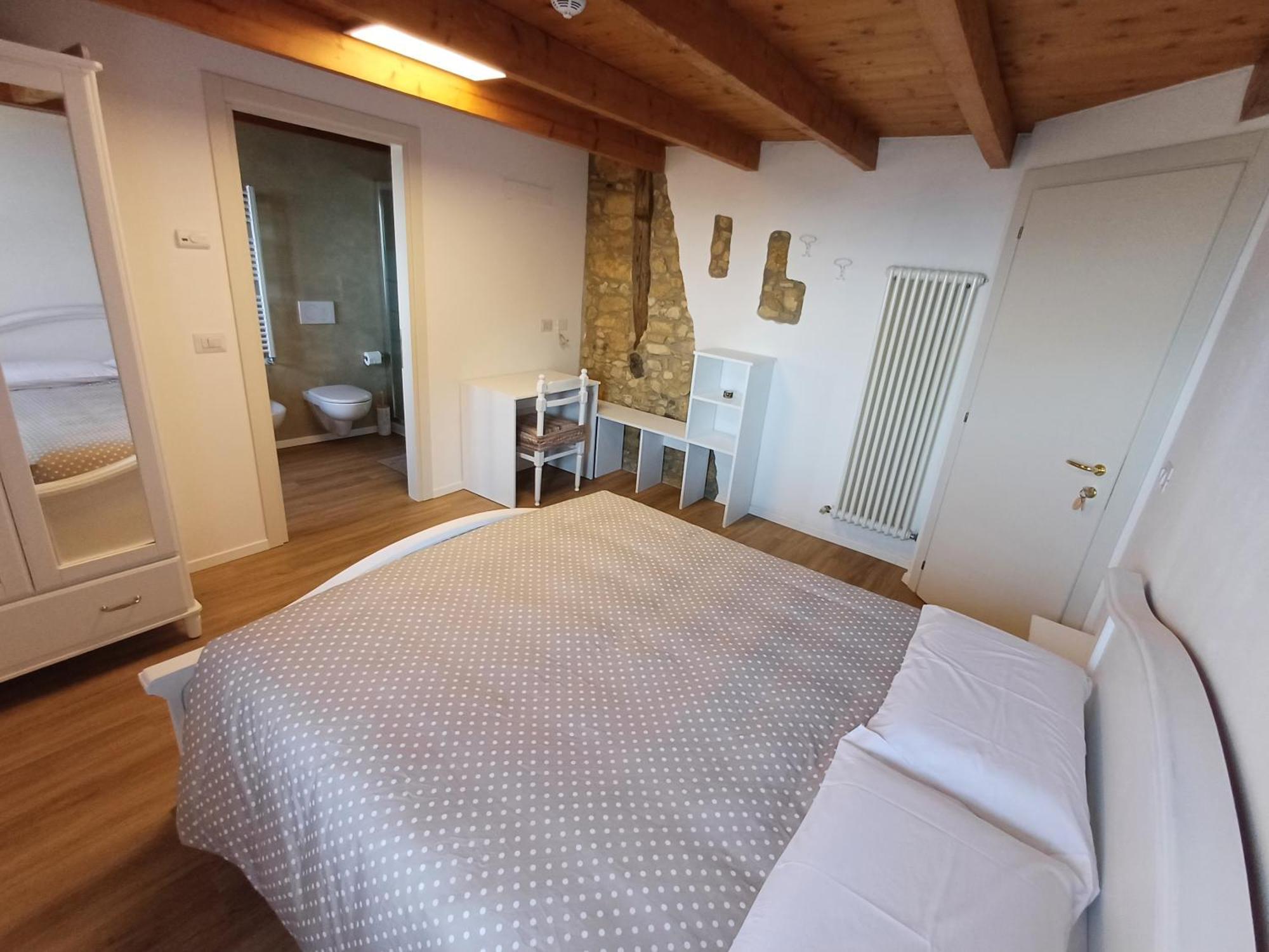 Al Colle Rooms 몬테벨로비쎈티노 외부 사진